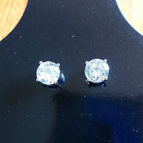 * Stud earrings, 18 kygp, 6 mm, cz - Picture 1 of 3